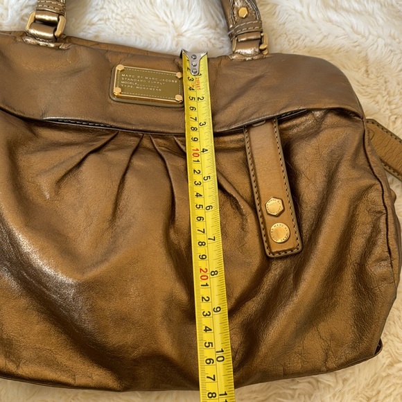 Marc by Marc Jacobs Classic Q Hillier Hobo Gold Metallic Leather Shoulder Bag - Picture 9 of 12